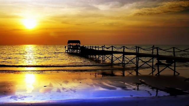 健身房游泳池室内高度